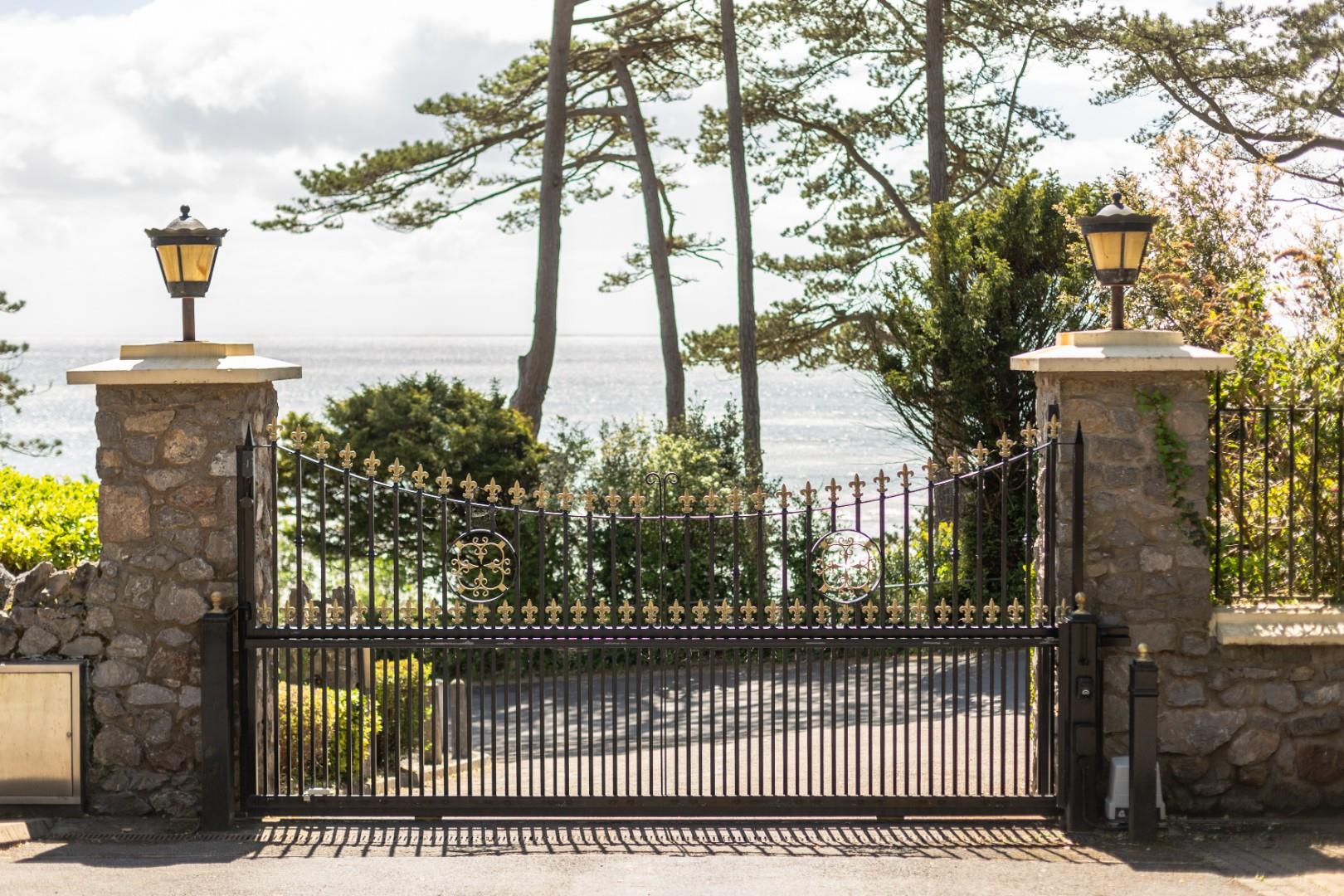 Caswell Road, Caswell, Swansea, SA3 4RY